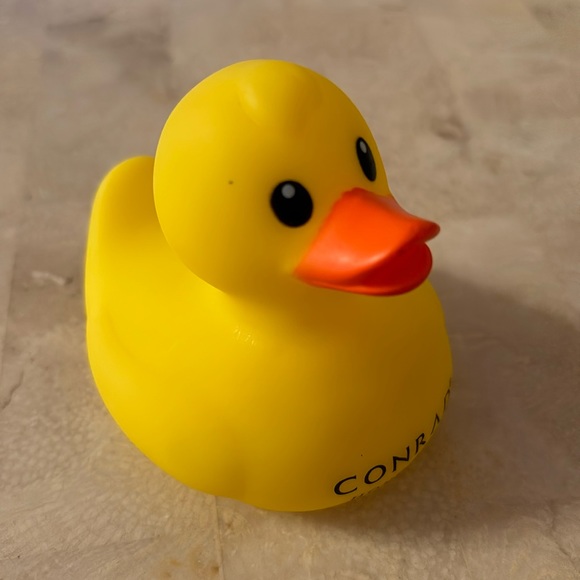 NEW Conrad Hong Kong Hotel Yellow Rubber Duck Toy - Picture 2 of 7
